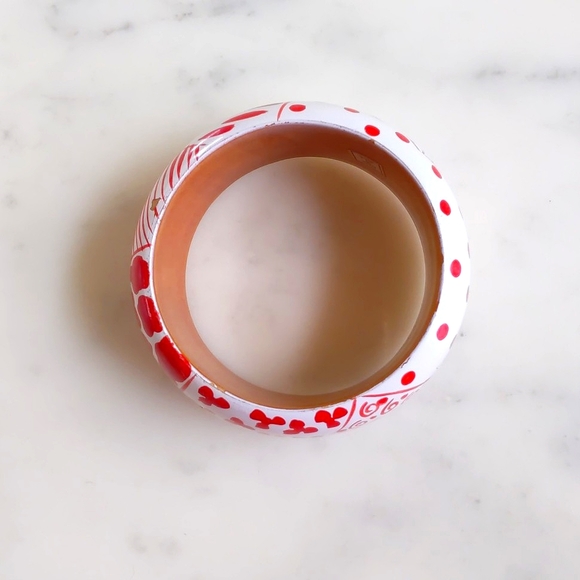 Vintage 1.5" Wide Floral and Pattern Two Tone Painted Wooden Bangle Bracelet. - Picture 3 of 4